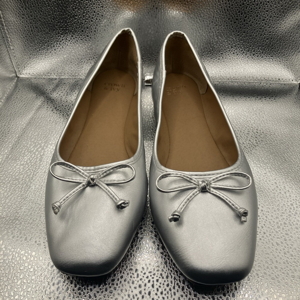 CROWN & IVY  Silver SLIP ON SHOES WOMENS SIZE 9.5 W